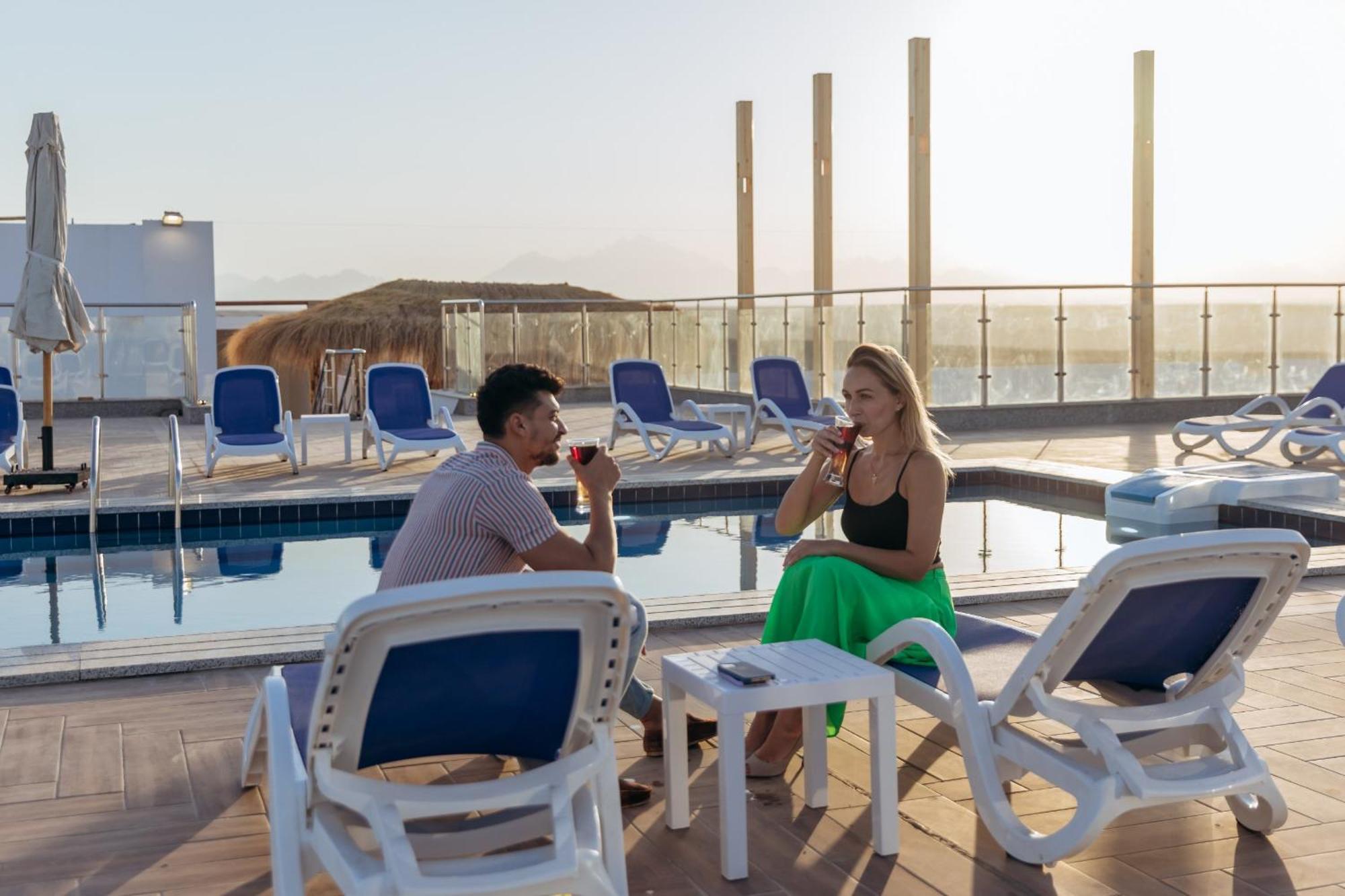 Sky Star Hotel Free Shuttle To Hurghada City Center Exteriör bild